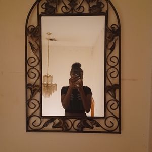 Wall mirror